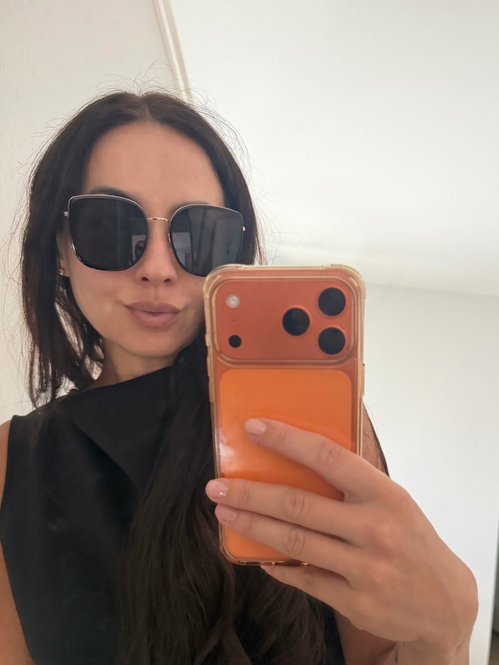 GENTLE MONSTER Black Sunglasses with Rose Gold Bridge - Picture 5 of 5